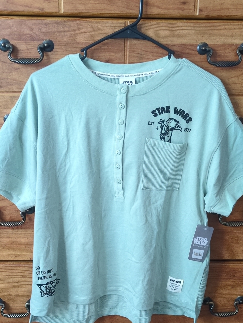 Star Wars Women's Light Mint Green Short Sleeve Tee